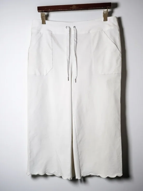 Chico's Weekends White Tru Temp Scallop Hem Summer Beach Capri Size 1 (M/8) - Picture 9 of 10